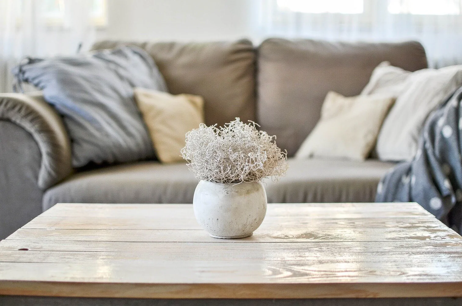 4 Ways to Bring Hygge Into Your Living Room